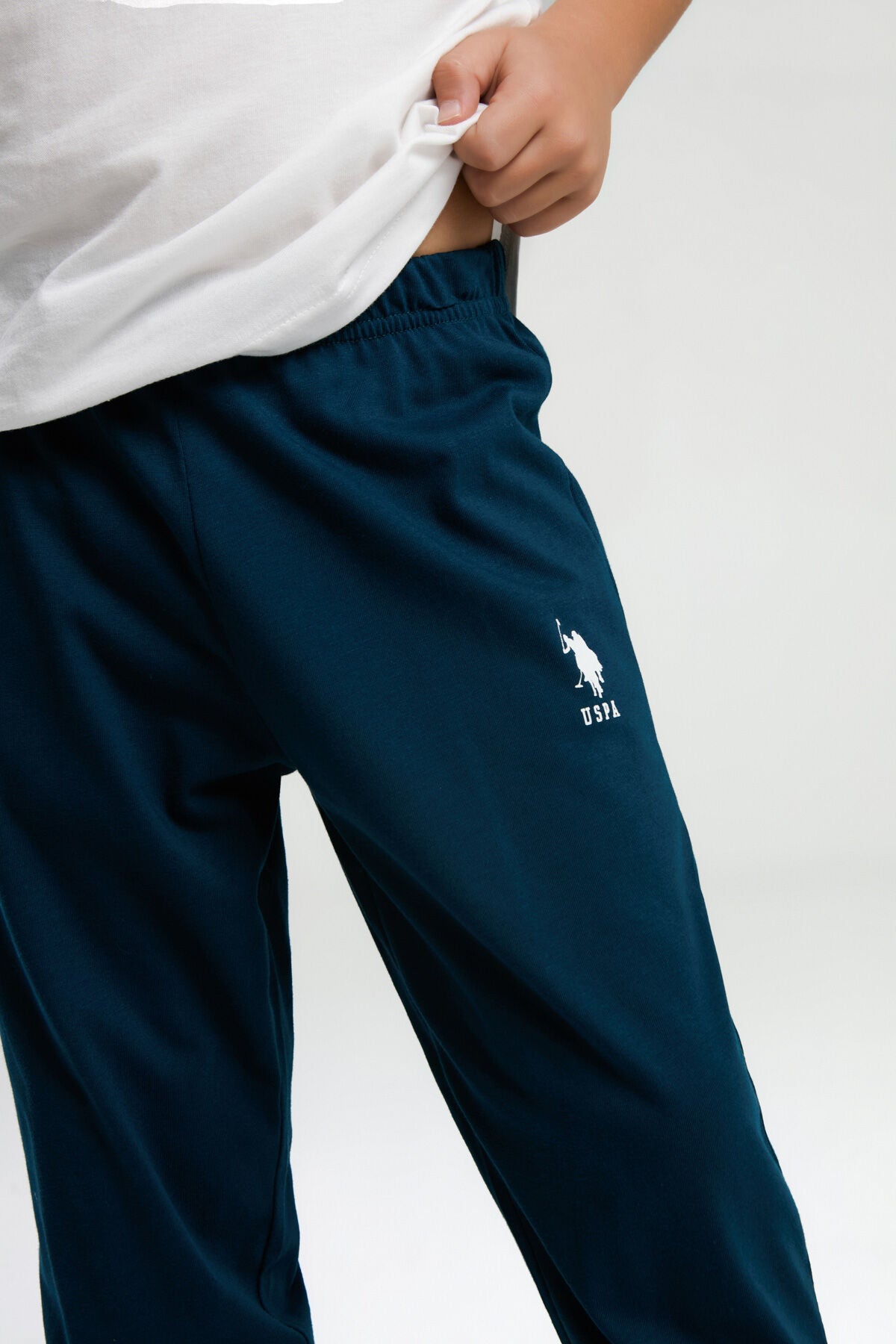 U.S. Polo Assn. Erkek Çocuk Bisiklet Yaka Pigment Baskılı Yazlık Regular Fit Beyaz Pijama Takımı US2016-C-V2