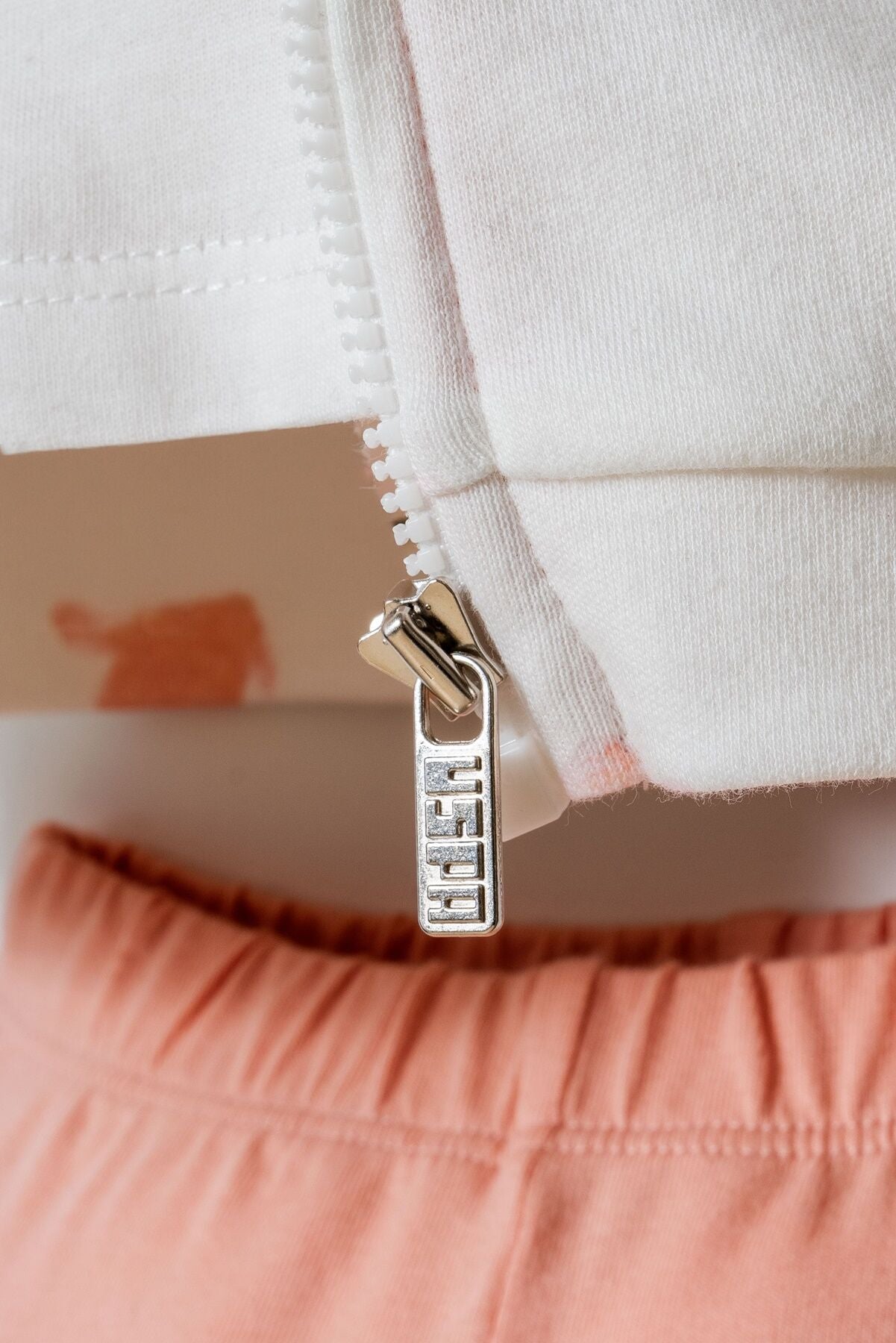 U.S. Polo Assn. Kız Bebek Fermuarlı Yaka Nakışlı Yazlık Regular Fit Beyaz 3'Lü Bebek Takımı USB2990-C-V1