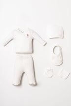 U.S. Polo Assn. Kız Bebek V Yaka Nakışlı Yazlık Regular Fit Beyaz Hastane Çıkışı USB2951-C-V1