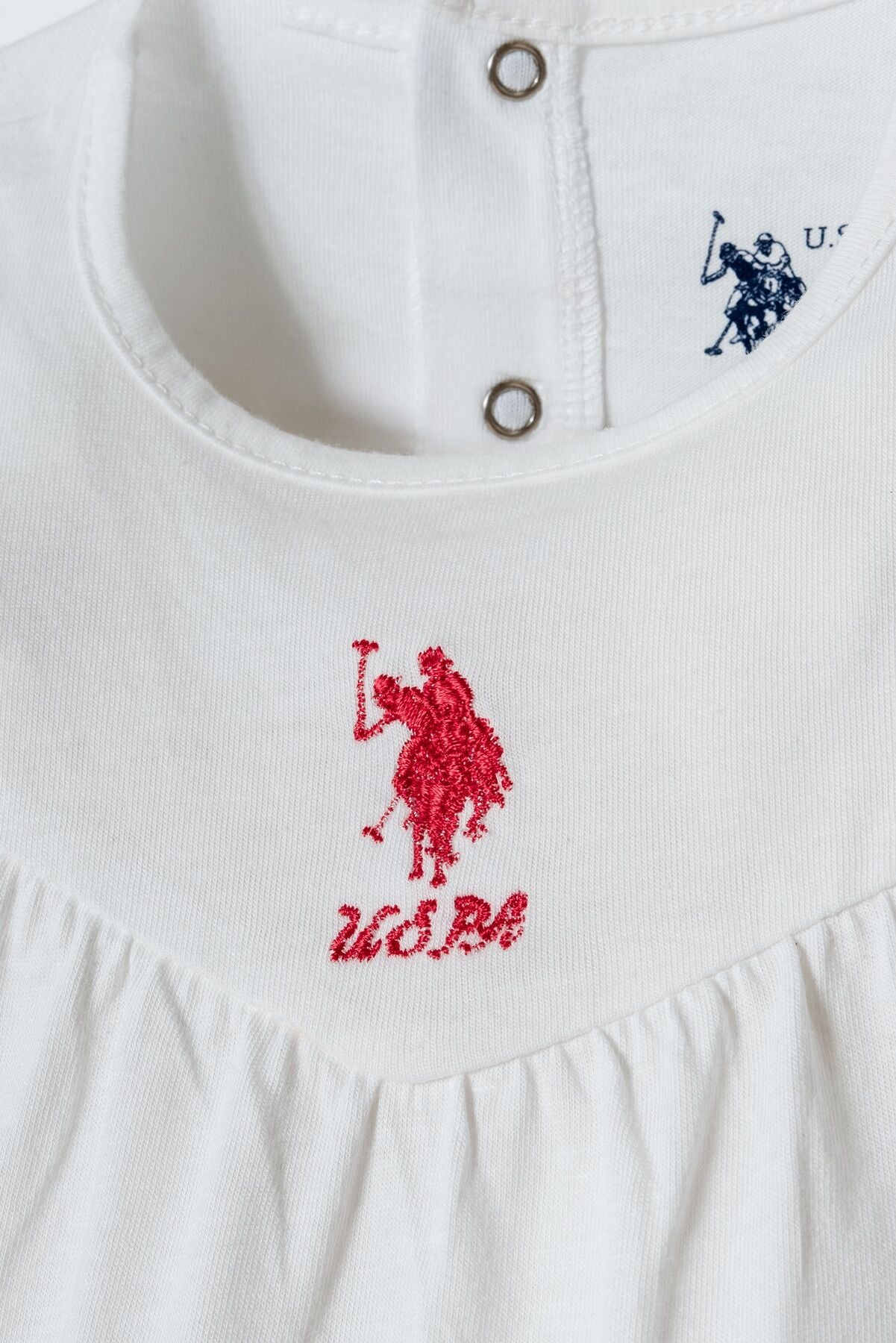 U.S. Polo Assn. Kız Bebek Düğmeli Yaka Nakışlı Yazlık Regular Fit Beyaz T-Shirt USB3002-C-V1