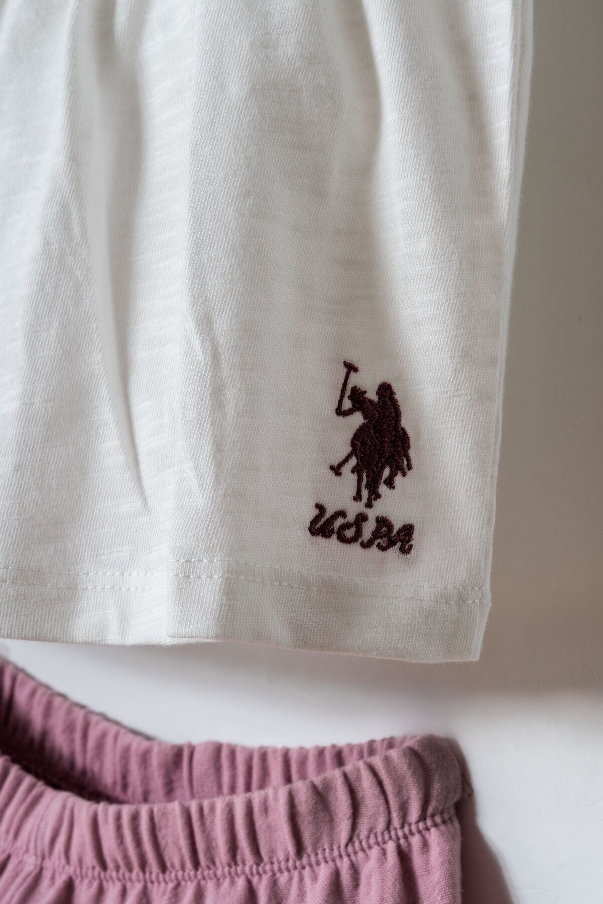 U.S. Polo Assn. Kız Bebek V Yaka Nakışlı Yazlık Regular Fit Mor T-Shirt USB2979-C-V1 Ürün ikincil görseli