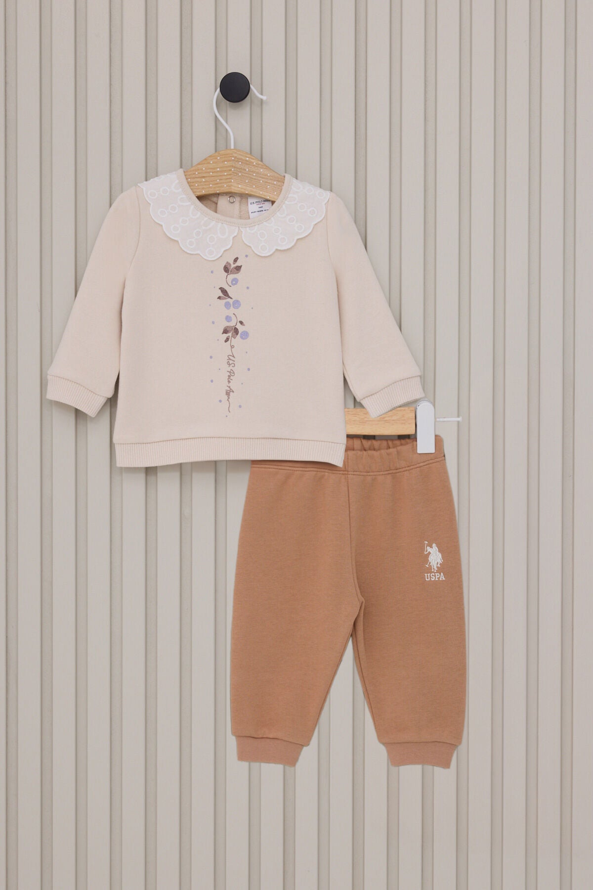 U.S. Polo Assn. Kız Bebek Bebe Yaka Pigment Baskılı Kışlık Regular Fit Krem Bebek Takımı USB2118-C-V1 Ürün ana görseli