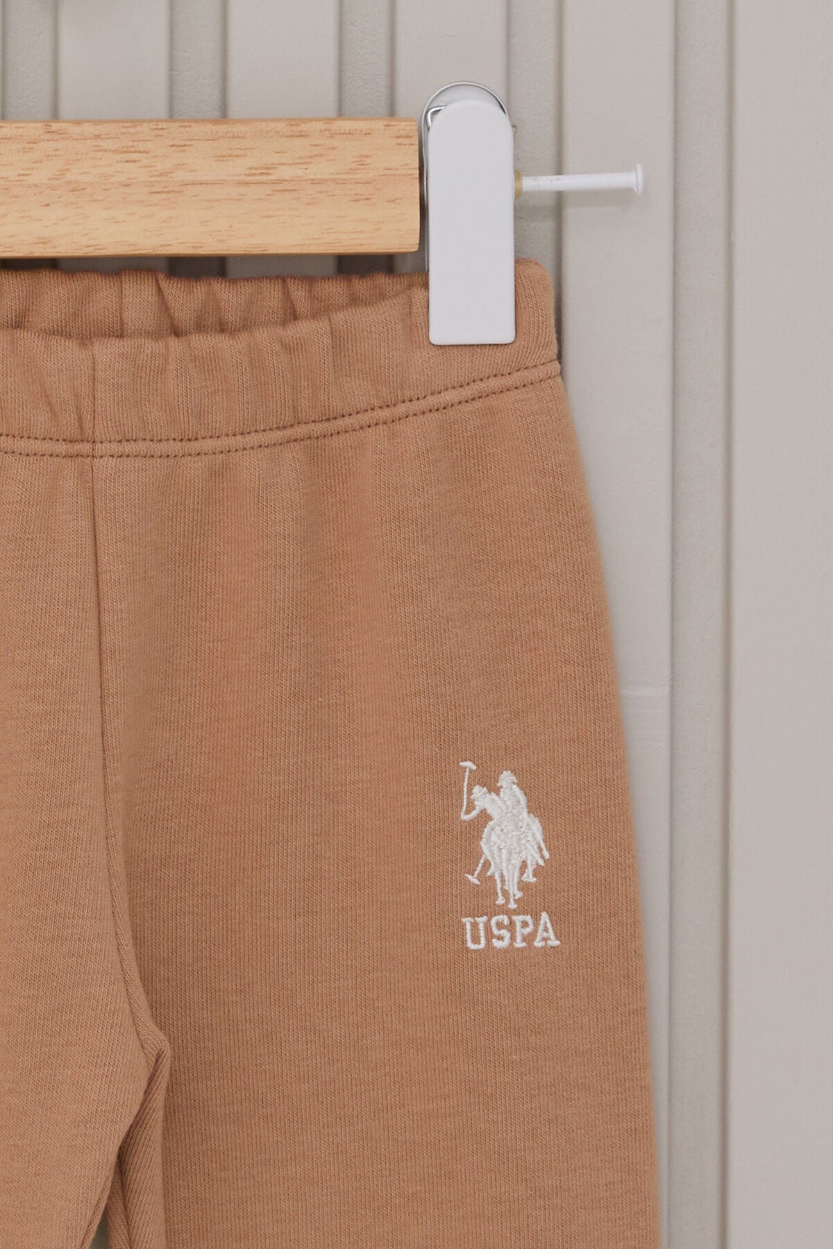 U.S. Polo Assn. Kız Bebek Bebe Yaka Pigment Baskılı Kışlık Regular Fit Krem Bebek Takımı USB2118-C-V1