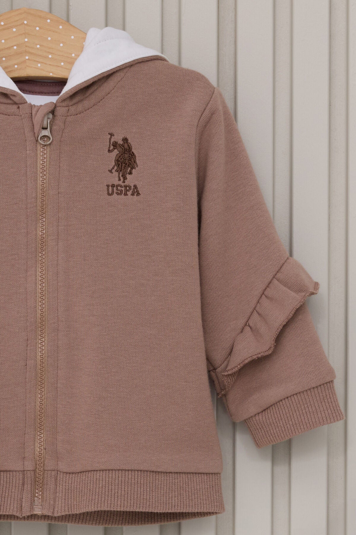 U.S. Polo Assn. Kız Bebek Kapüşonlu Pigment Baskılı Kışlık Regular Fit Kahverengi Bebek Takımı USB2123-C-V1