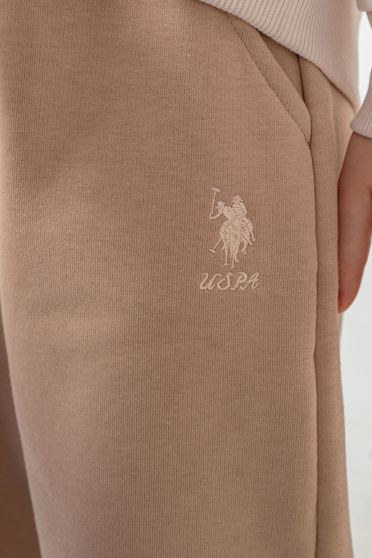 U.S. Polo Assn. Kız Çocuk Baskılı Krem Uzun Kol Eşofman Takımı US2706-C-V2