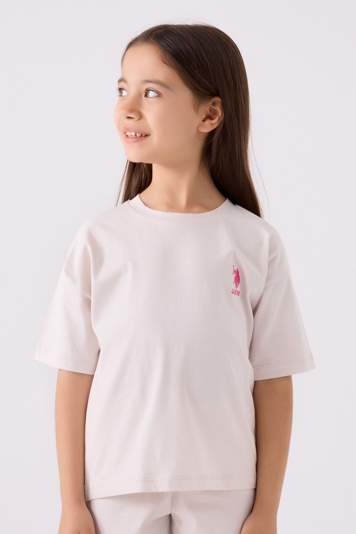 U.S. Polo Assn. Kız Çocuk Bisiklet Yaka Sargı Nakışlı Yazlık Regular Fit Krem Bermuda Takım US1848-C-V18 Ürün ikincil görseli