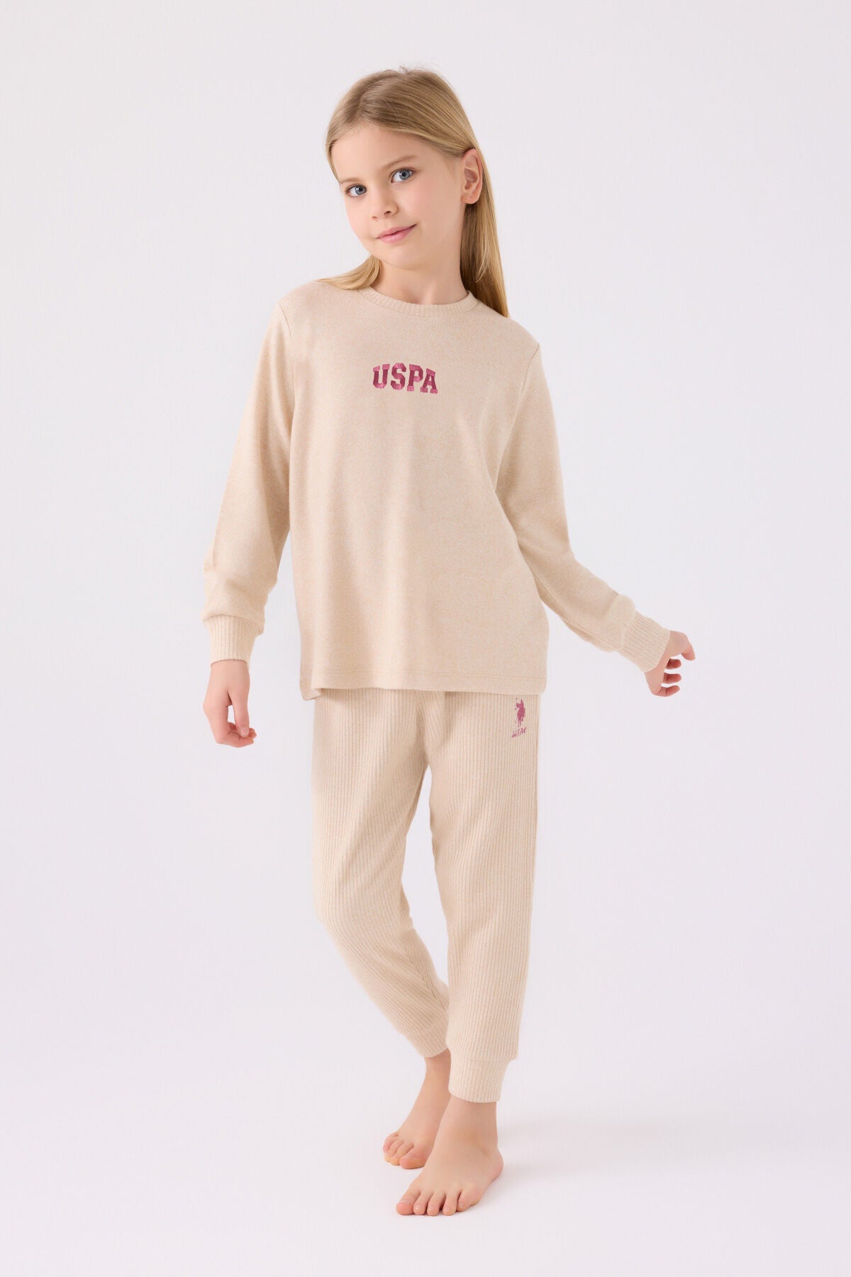 U.S. Polo Assn. Kız Çocuk Bisiklet Yaka Pigment Baskılı Kışlık Regular Fit Krem Pijama Takımı US1987-C-V1 Ürün ana görseli