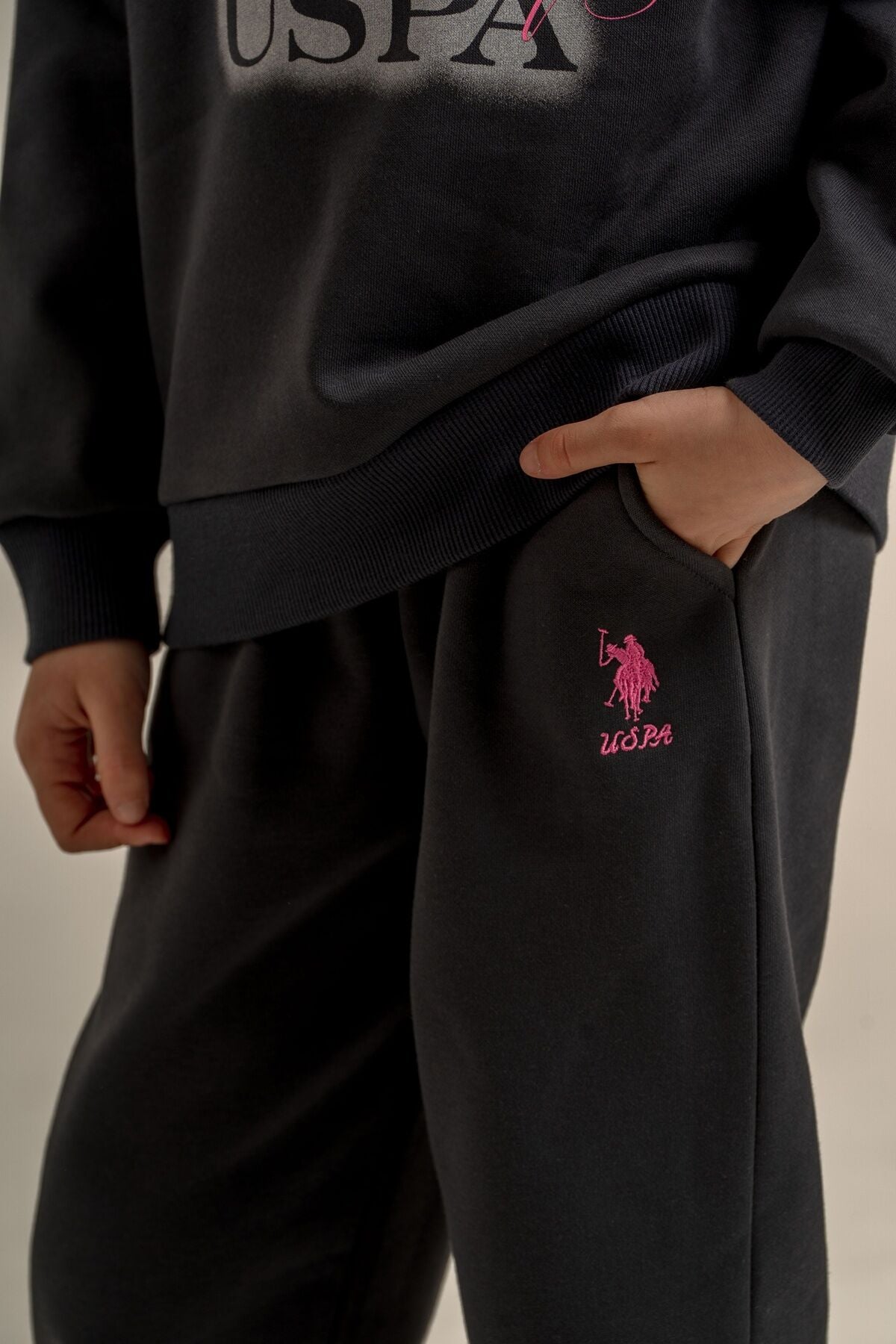 U.S. Polo Assn. Kız Çocuk Nakışlı Antrasit Uzun Kol Eşofman Takımı US2713-C-V2