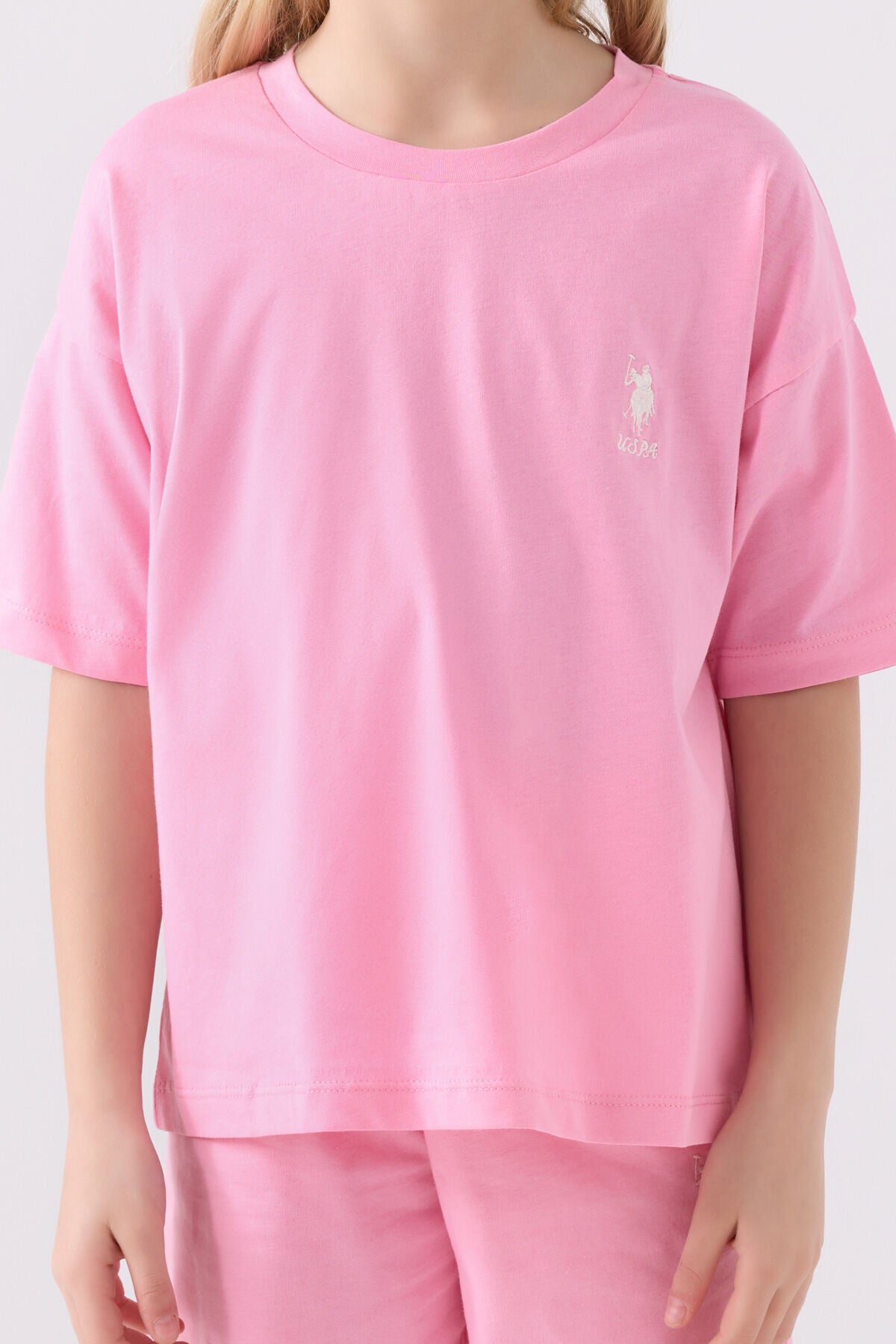 U.S. Polo Assn. Kız Çocuk Bisiklet Yaka Sargı Nakışlı Yazlık Regular Fit Pembe Bermuda Takım US1848-C-V21