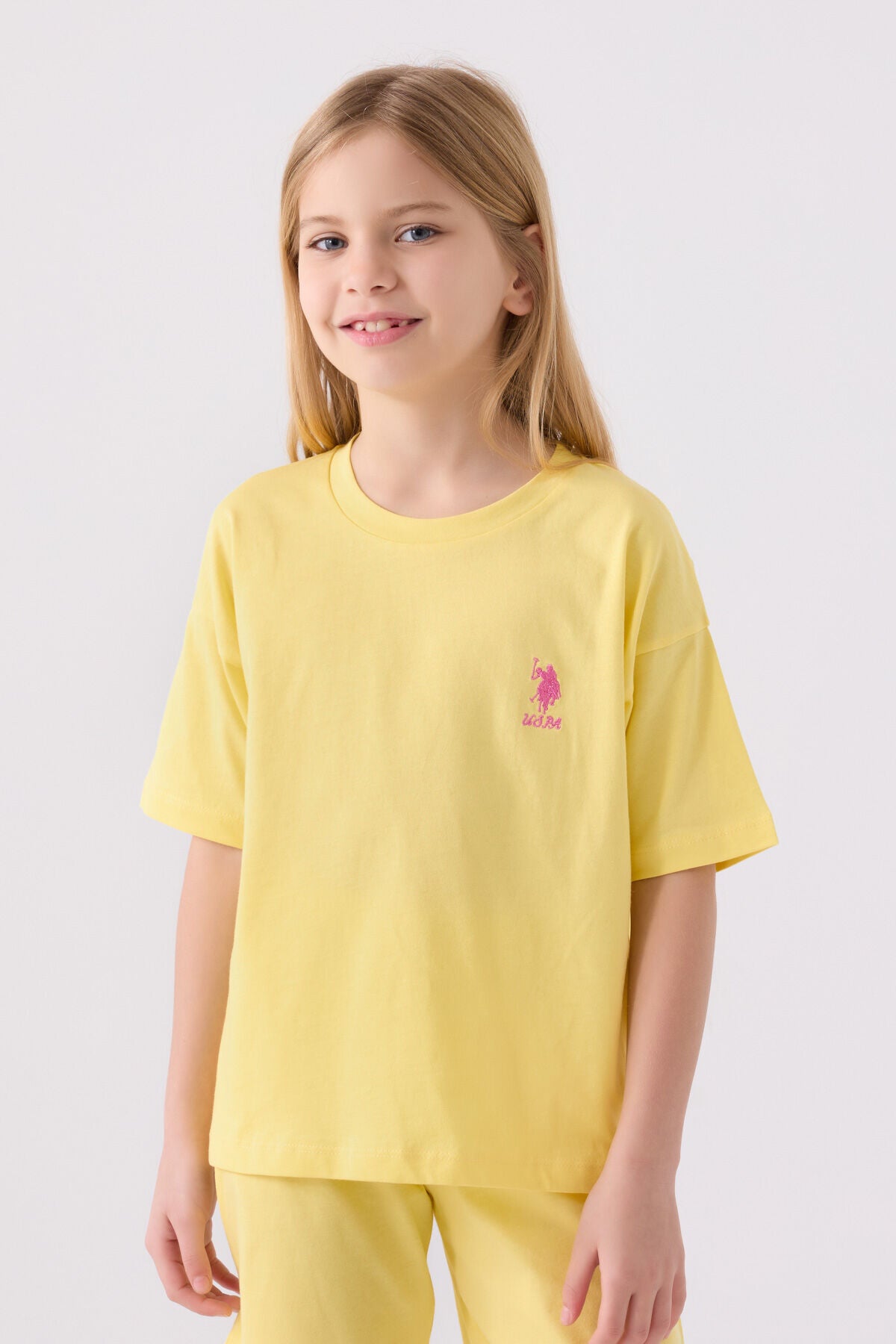 U.S. Polo Assn. Kız Çocuk Bisiklet Yaka Sargı Nakışlı Yazlık Regular Fit Sarı Bermuda Takım US1848-C-V46 Ürün ikincil görseli