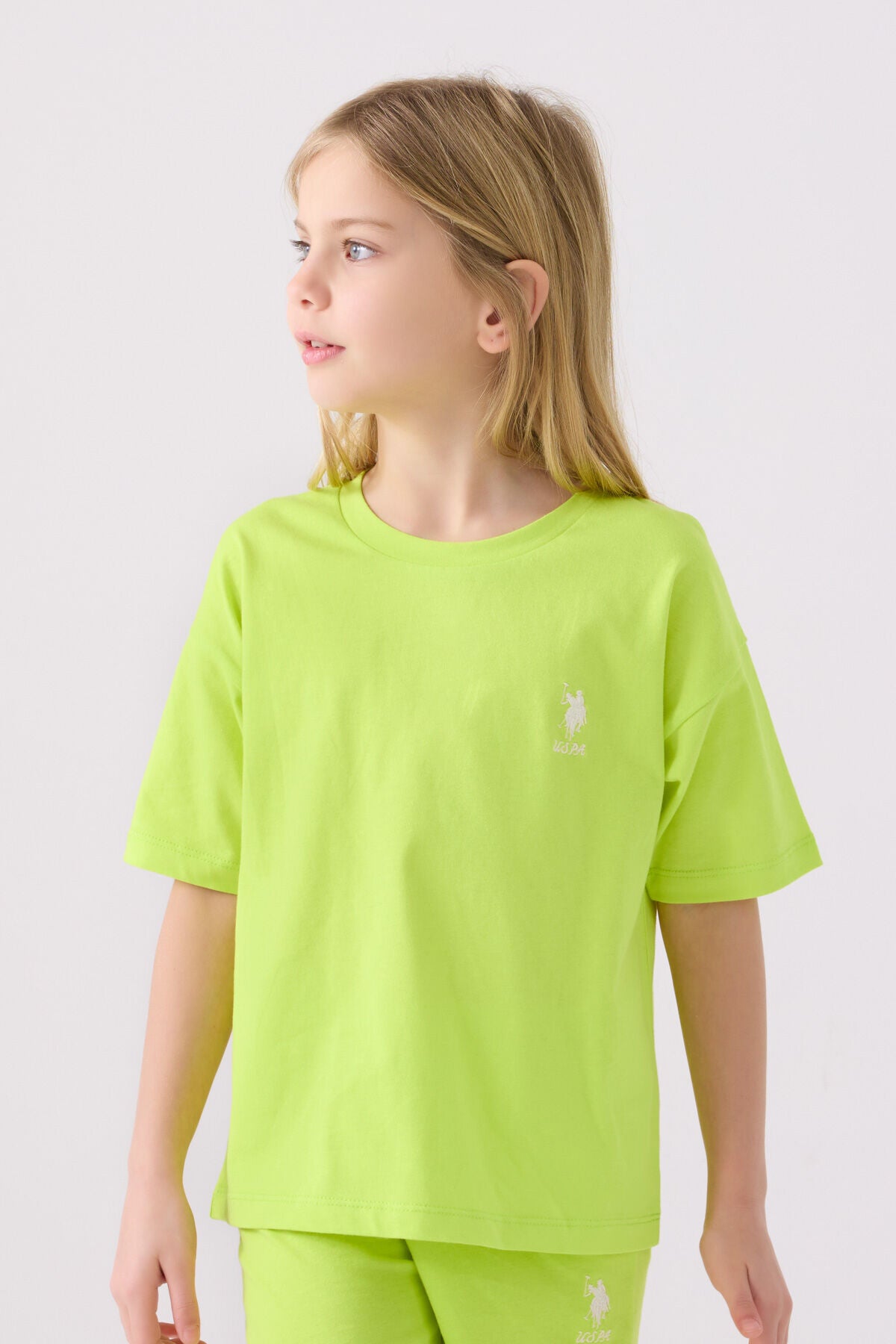 U.S. Polo Assn. Kız Çocuk Bisiklet Yaka Sargı Nakışlı Yazlık Regular Fit Yeşil Bermuda Takım US1848-C-V61 Ürün ikincil görseli
