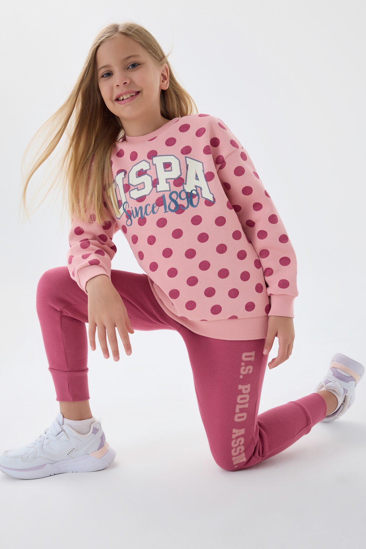 U.S. Polo Assn. Kız Çocuk Bisiklet Yaka Allover Baskılı Kışlık Regular Fit Pembe Eşofman Takımı US1230-C-V1 Ürün ana görseli