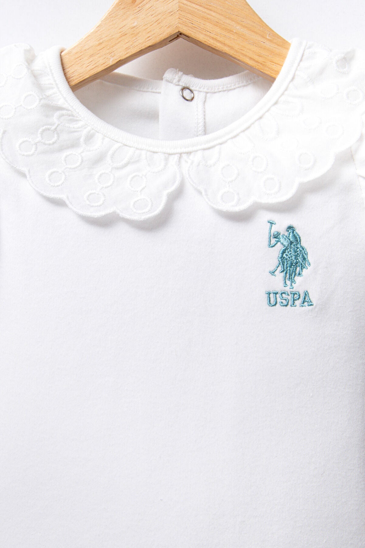 U.S. Polo Assn. Kız Bebek Bebe Yaka Pigment Baskılı Yazlık Regular Fit Beyaz Bebek Takımı USB2386-C-V1 Ürün ikincil görseli