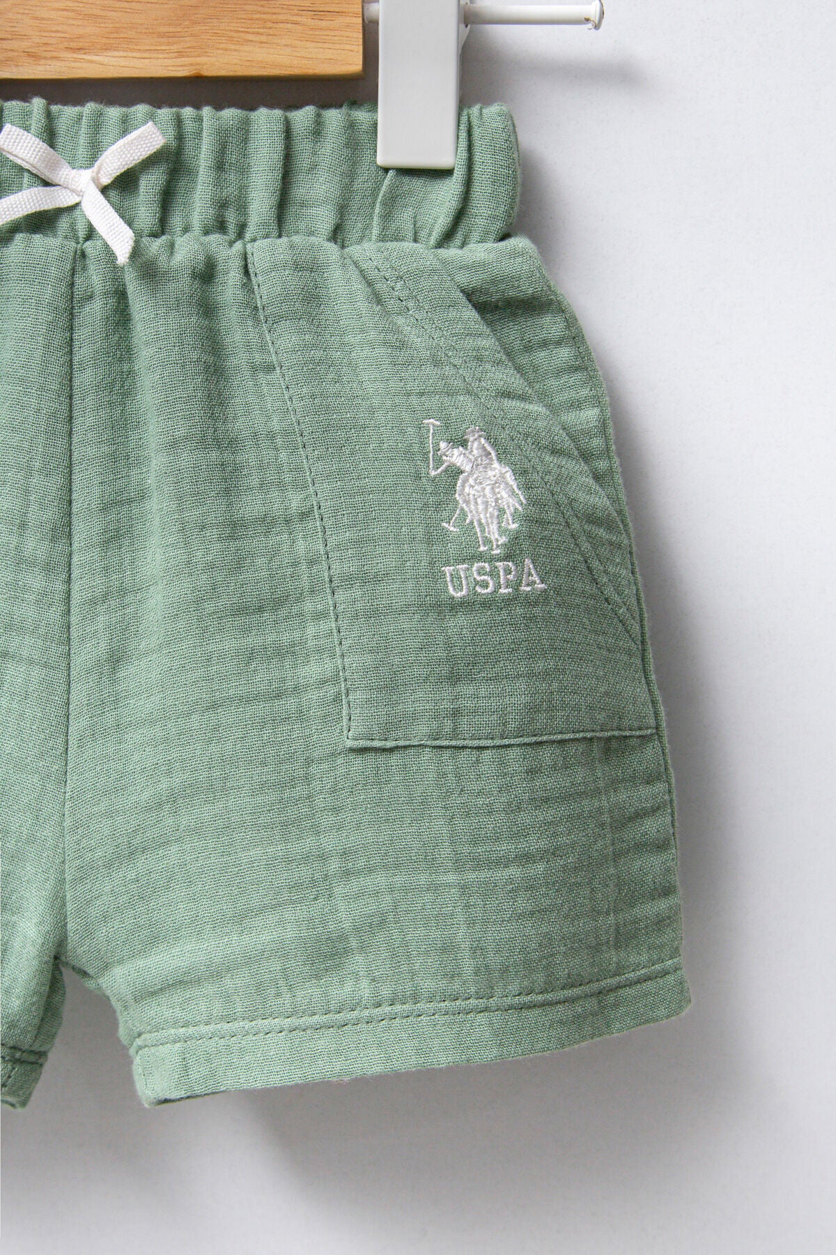 U.S. Polo Assn. Kız Bebek Bisiklet Yaka Pigment Baskılı Yazlık Regular Fit Beyaz Bebek Takımı USB2440-C-V1