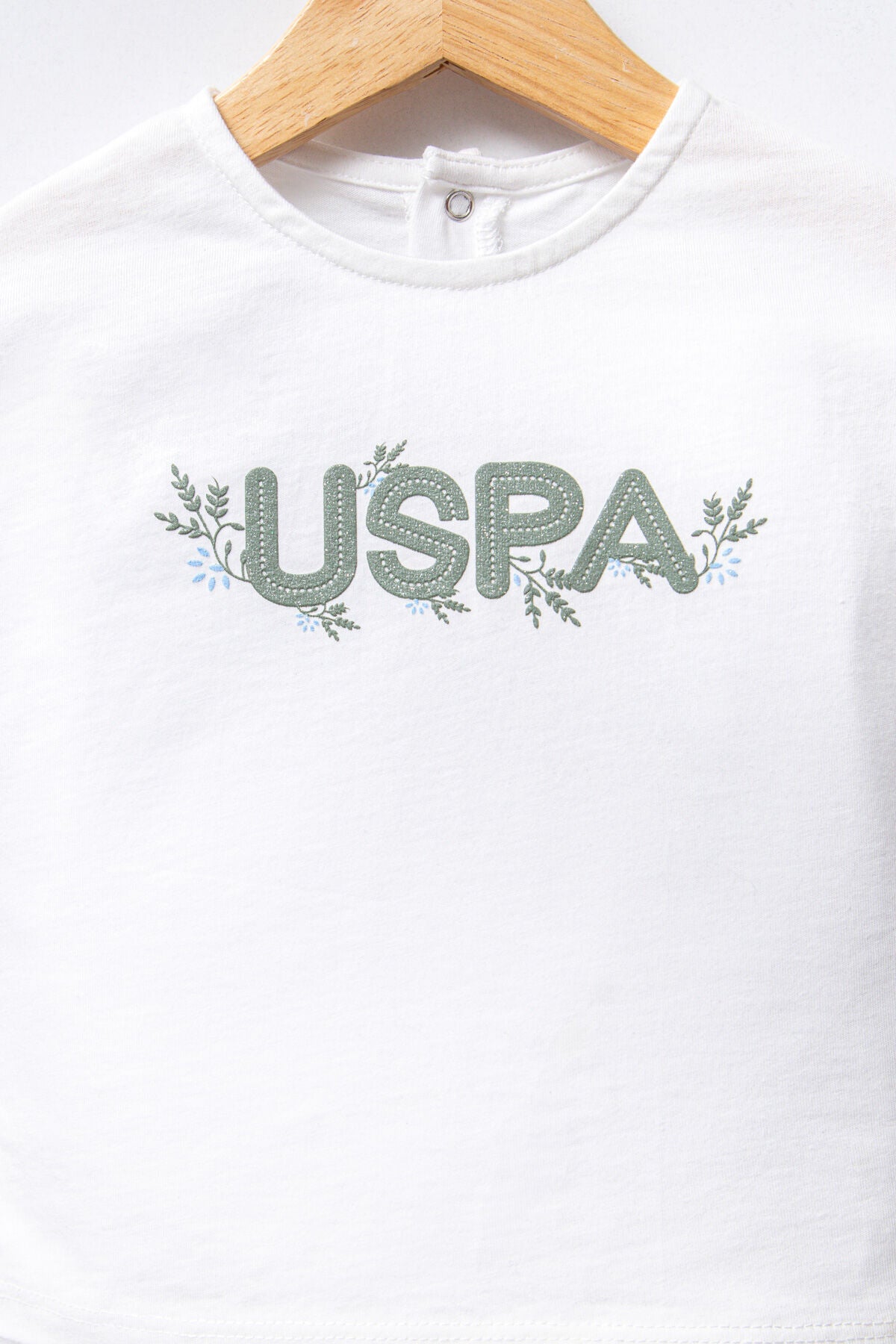 U.S. Polo Assn. Kız Bebek Bisiklet Yaka Pigment Baskılı Yazlık Regular Fit Beyaz Bebek Takımı USB2442-C-V1 Ürün ikincil görseli